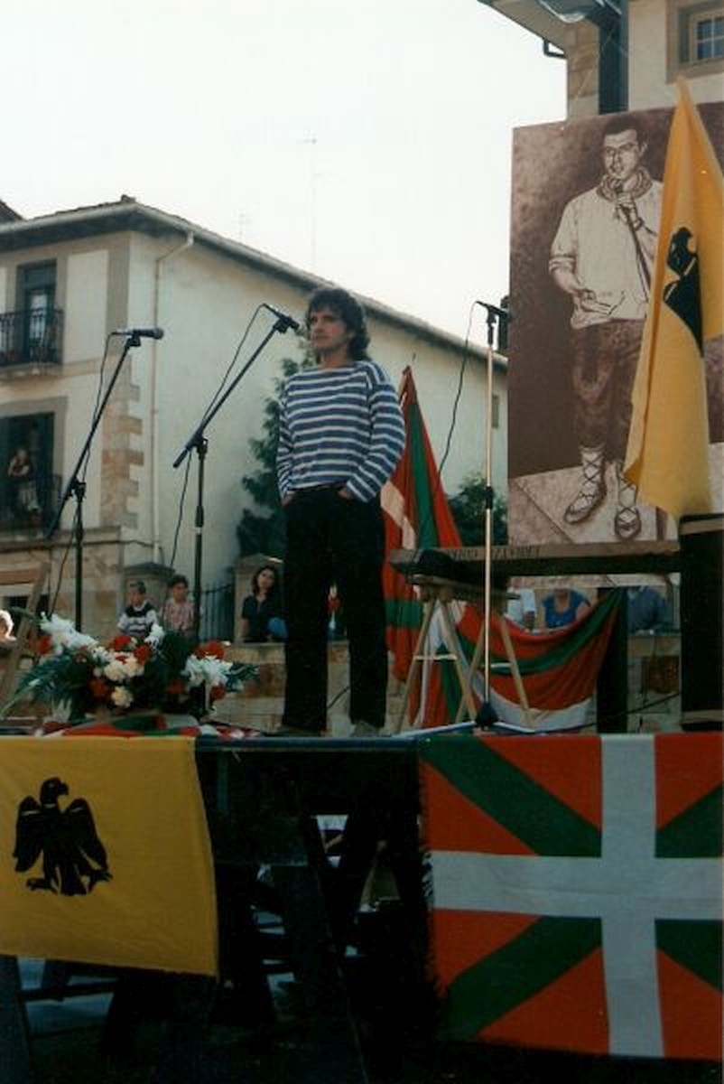 Iñakiri omenaldia - Iparragirre plaza - 1996/07/20