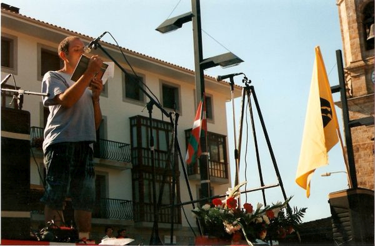 Iñakiri omenaldia - Iparragirre plaza - 1996/07/20