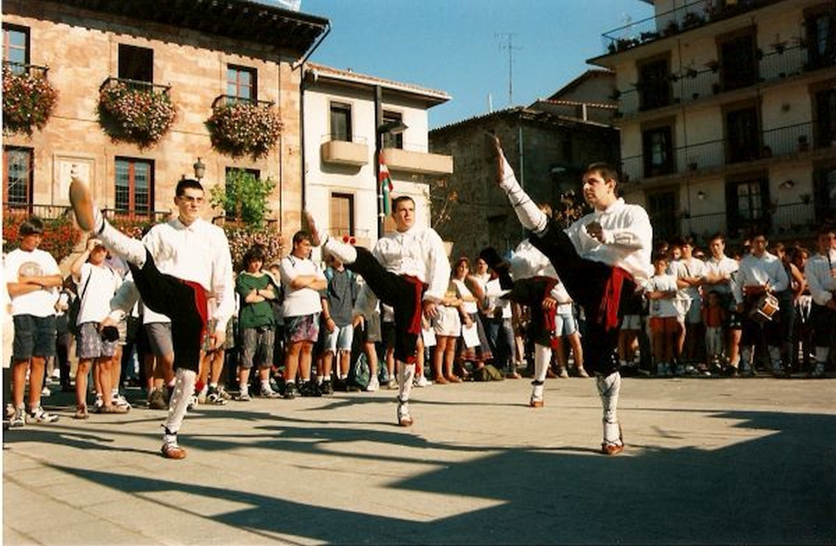 Iñakiri omenaldia - Iparragirre plaza - 1996/07/20