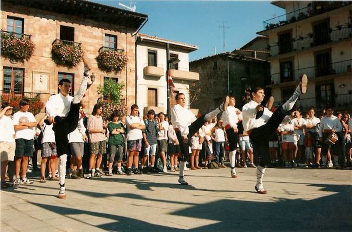 Iñakiri omenaldia - Iparragirre plaza - 1996/07/20